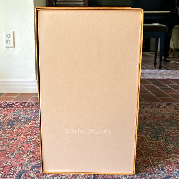 LOUIS VUITTON Jumbo Size Magnetic Gift Box for Luggage (28.5" x 18.75" x 11") - Picture 6 of 14